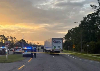 Mexicano que huía del ICE en Florida muere atropellado por un camión