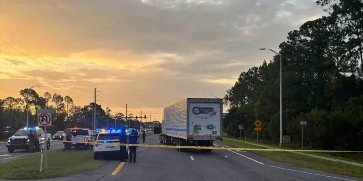 Mexicano que huía del ICE en Florida muere atropellado por un camión