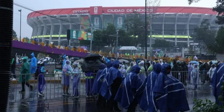 Afecta tormenta eléctrica al Estadio Ciudad de México