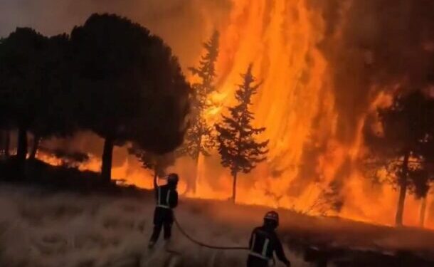 Desplazan incendios a 320 mil en Francia, España y Portugal