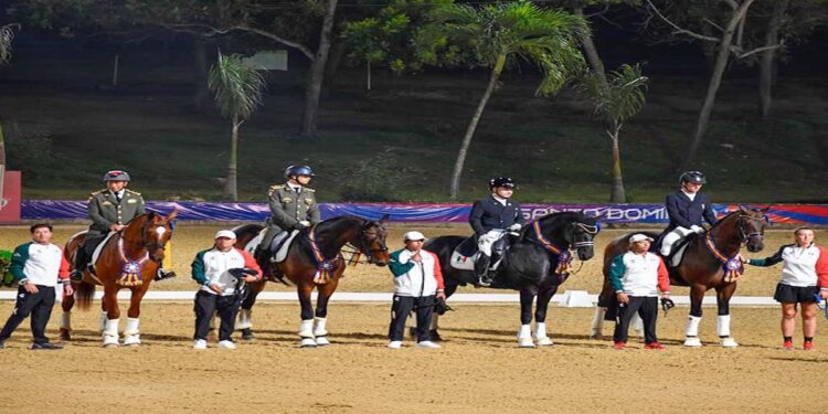 Jinetes del Ejército Mexicano conquistan oro en Santo Domingo 2026