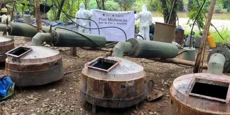 Desmantelan laboratorio de metanfetamina en Michoacán