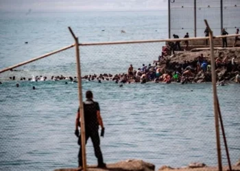 Dice España que 37 mil volvieron a Marruecos; van 57 muertos