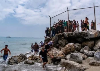 Cruzan migrantes desde África hacia frontera española