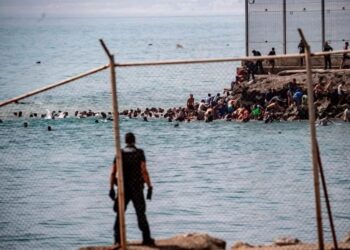 Dice España que 37 mil volvieron a Marruecos; van 57 muertos
