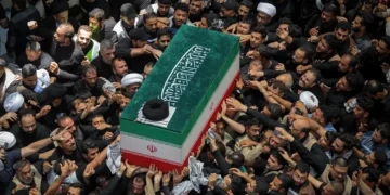 Millones de personas despiden a Alí Jameneí en la ciudad iraquí de Kerbala
