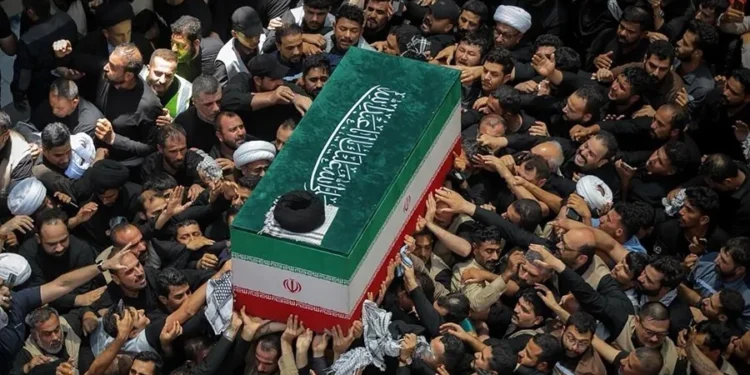 Millones de personas despiden a Alí Jameneí en la ciudad iraquí de Kerbala