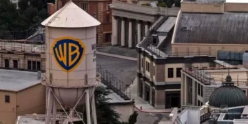 Frena juez a Paramount temporalmente la compra de WBD