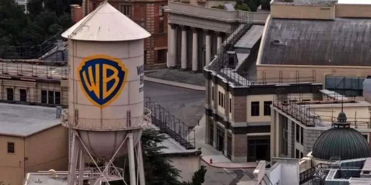 Frena juez a Paramount temporalmente la compra de WBD