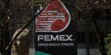 Proveedores denuncian deuda de mil 553 millones de dólares por parte de la estatal Pemex