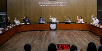 Busca Felifer Macías consenso para subasta de 12 predios; en tanto, proceso está suspendido