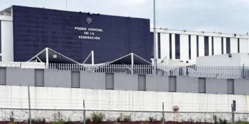 Comparecen Ruffo y siete más por huachicol fiscal