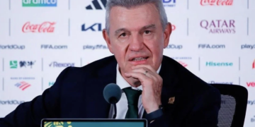 Cambio cae como patada en el estómago: Javier Aguirre