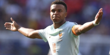 Mbappé guía a Francia a otras semifinales