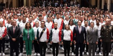 Sheinbaum abandera a atletas que representarán a México en los Juegos Centroamericanos