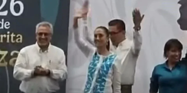 Acude Sheinbaum a evento en Durango sin el Gobernador