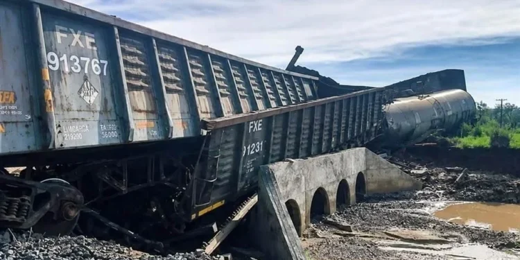 Evalúan daños por derrame químico de tren en Sonora.- CSP