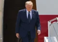 Dice Trump que Groenlandia debería estar bajo control de EU