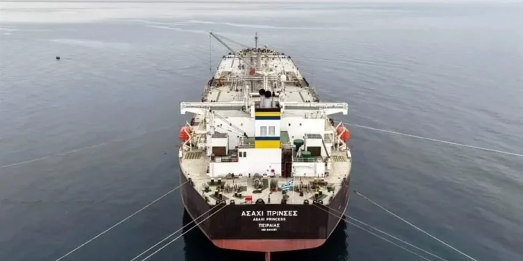 Desiste Trump de tarifa de 20% para barcos que crucen Ormuz
