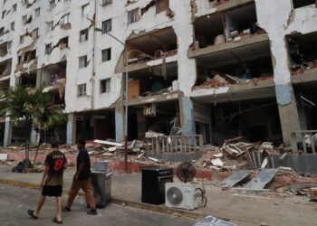Venezuela evalúa el impacto en infraestructuras mientras se reduce la espereza de rescates