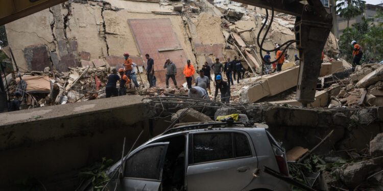 Suben a 2 mil 954 los fallecidos y a 16 mil 592 los heridos por los terremotos en Venezuela
