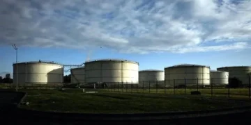 Se dispara crudo Brent 8% y cierra en 91 dólares