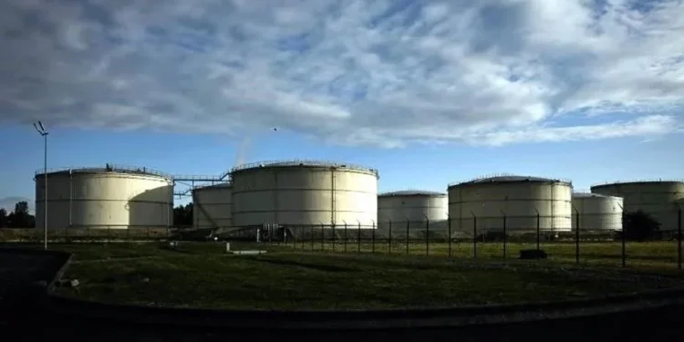 Se dispara crudo Brent 8% y cierra en 91 dólares
