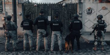 Sinergia ejecuta 10 cateos simultáneos en San Juan del Río; siete personas fueron detenidas