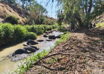 Conagua descarta riesgos por vertimiento controlado en la presa Jalpan