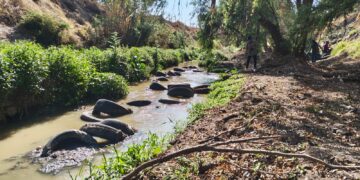Conagua descarta riesgos por vertimiento controlado en la presa Jalpan