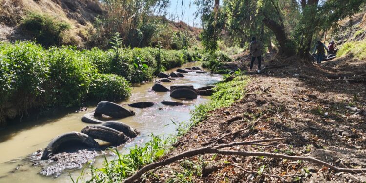 Conagua descarta riesgos por vertimiento controlado en la presa Jalpan