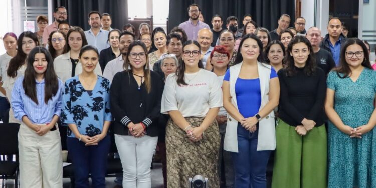 IEEQ fortalece la atención a personas adultas mayores con capacitación especializada
