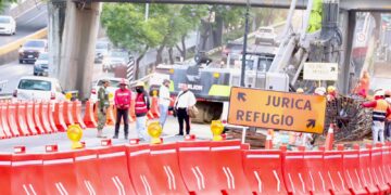 Implementan ajustes viales temporales en Bernardo Quintana por obra federal del tren México–Querétaro