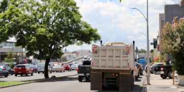 Disminuye 60 por ciento aforo vehicular en BBQ, por obras del tren México Querétaro