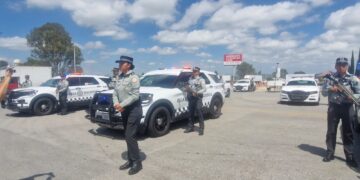 Guardia Nacional refuerza vigilancia en la carretera 57 durante el periodo vacacional