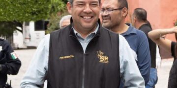 Roberto Cabrera reconoce trayectoria de Plaza de Armas en su 16 aniversario