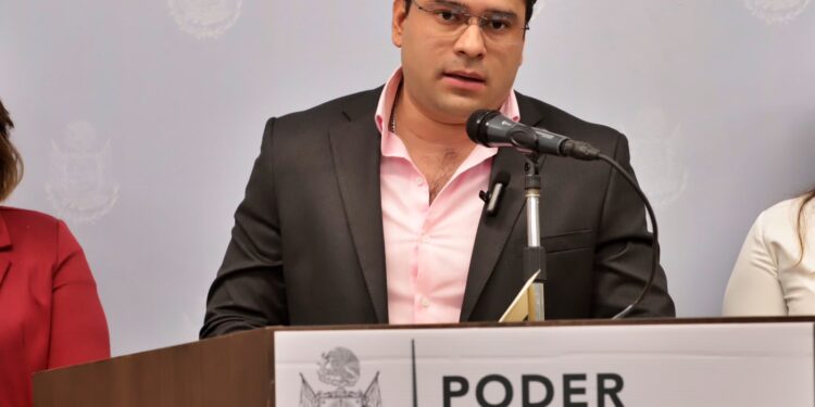 Operarán a Eric Silva; no está en contra de dictamen de municipalización de Santa Rosa