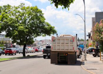 Transporte pesado se ha reducido 90% en Bernardo Quintana por obras
