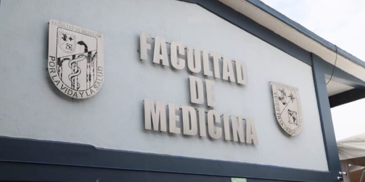 Facultad de Medicina UAQ mantiene aumento de matrícula en Medicina General