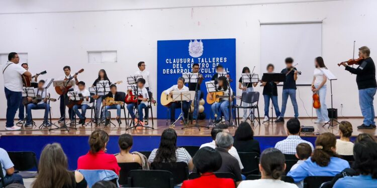 Más de 2 mil personas concluyen talleres en los Centros de Desarrollo Cultural de Corregidora
