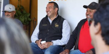 Roberto Cabrera encabeza jornada de servicios en comunidades