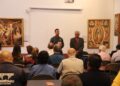 Armero imparte conferencia, en el marco de la celebración de los 10 años del Museo de Arte Sacro