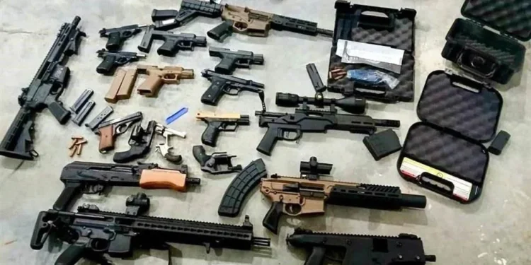 Confisca EU 138 armas destinadas a México