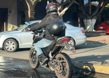Endurecen vigilancia a motociclistas para prevenir accidentes en San Juan del Río