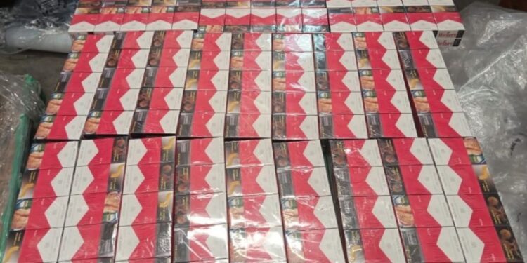 México y EU decomisan 60 mil cajetillas de cigarros en el AIFA