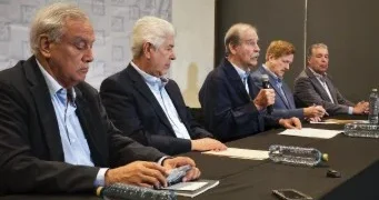 Arropan Fox y ex Gobernadores a Ruffo