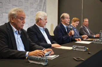 Arropan Fox y ex Gobernadores a Ruffo