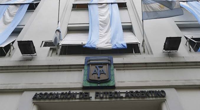 Está la AFA en medio del ciclón
