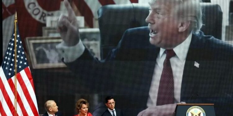 Destaca Johnson cooperación Sheinbaum-Trump
