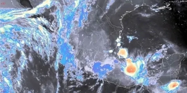 Piden precaución ante posibles deslaves e inundaciones